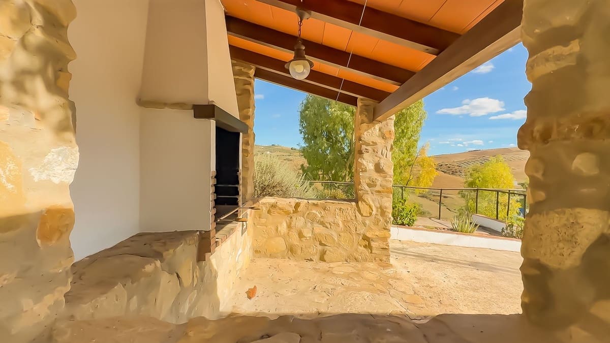 2 bedroom Finca/Country House for sale in Villanueva de la Concepcion with pool garage - € 275,000 (Ref: 9421989)