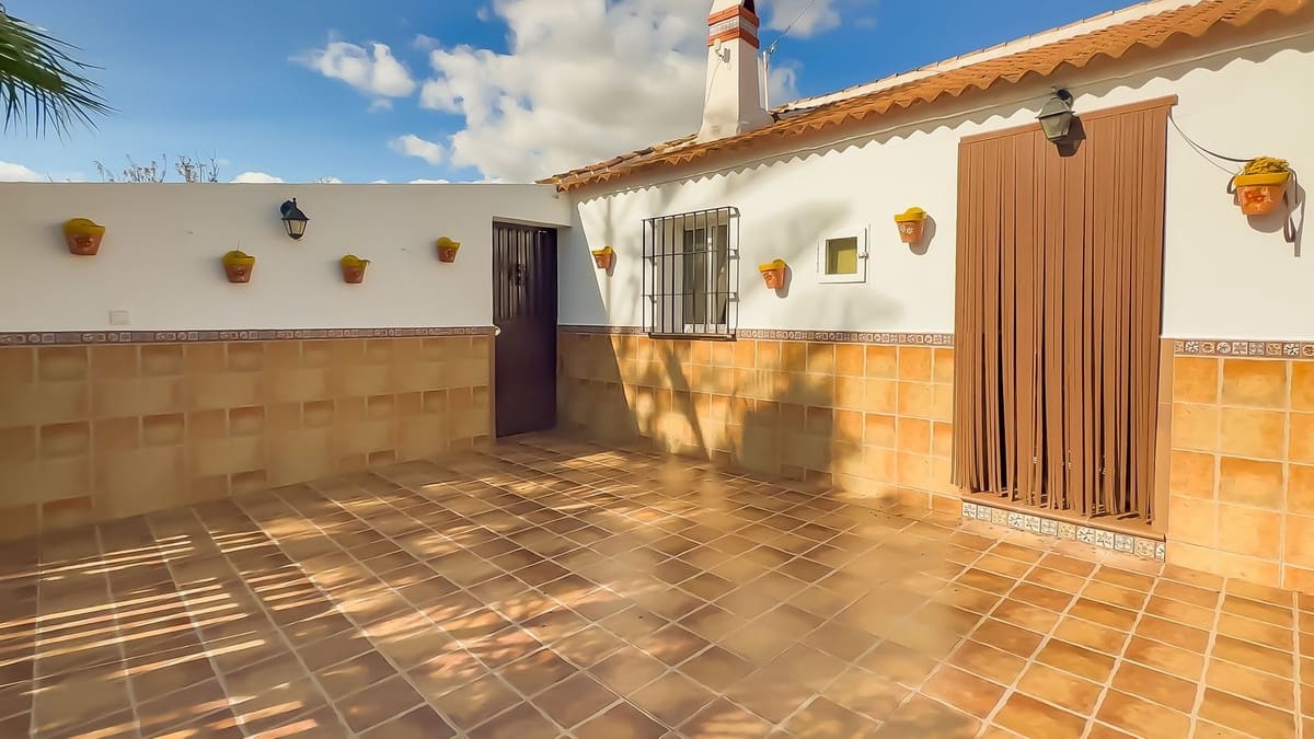 2 bedroom Finca/Country House for sale in Villanueva de la Concepcion with pool garage - € 275,000 (Ref: 9421989)