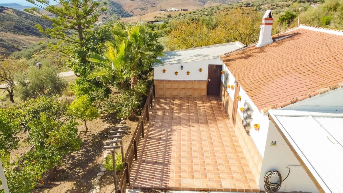 2 bedroom Finca/Country House for sale in Villanueva de la Concepcion with pool garage - € 275,000 (Ref: 9421989)