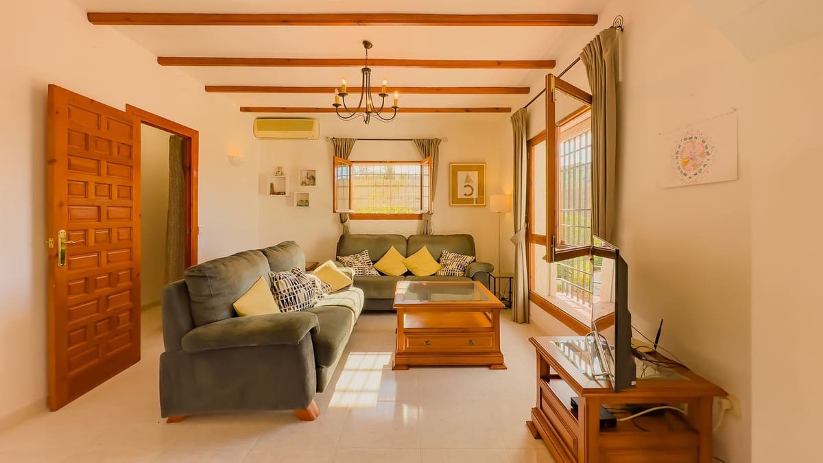 2 bedroom Villa for sale in Almogia with pool garage - € 320,000 (Ref: 9421990)