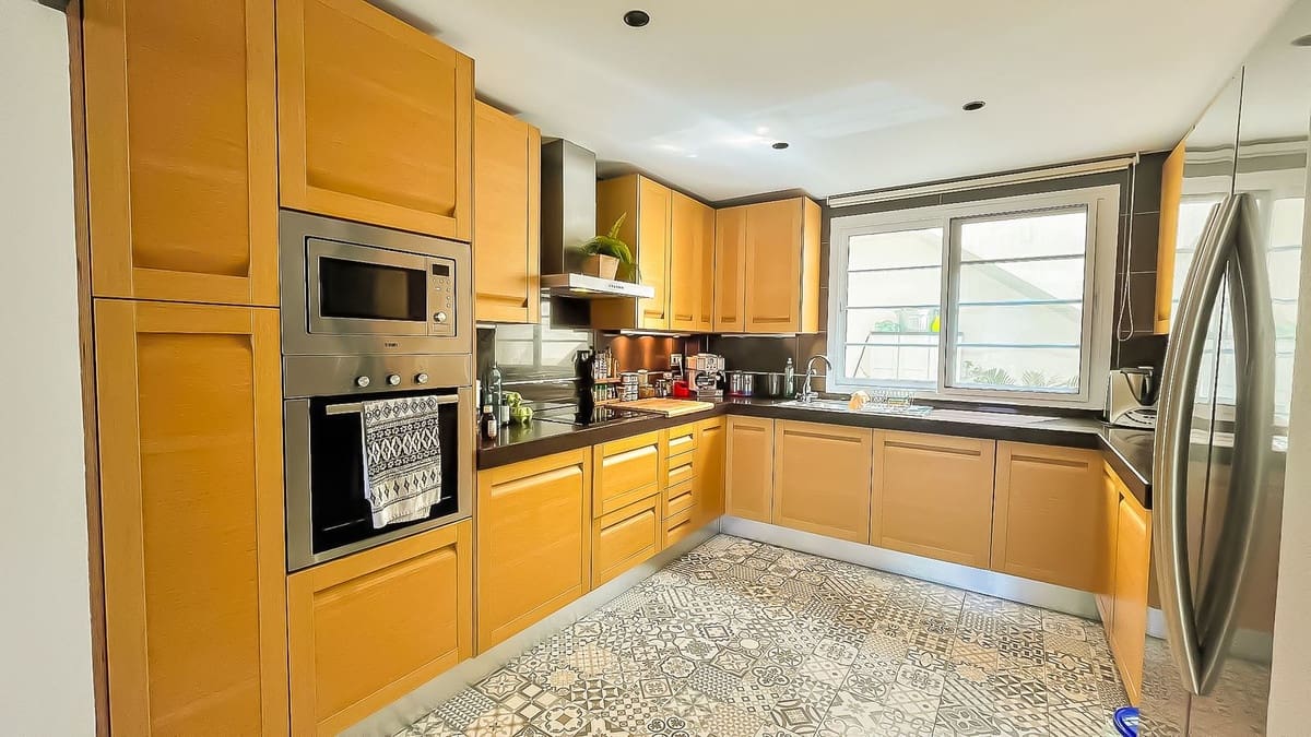 3 Zimmer Doppelhaus zu verkaufen in Malaga Stadt mit Pool Garage - 935.000 € (Ref: 9432470)