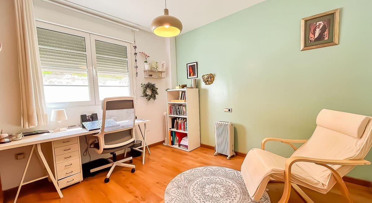 3 Zimmer Doppelhaus zu verkaufen in Malaga Stadt mit Pool Garage - 935.000 € (Ref: 9432470)