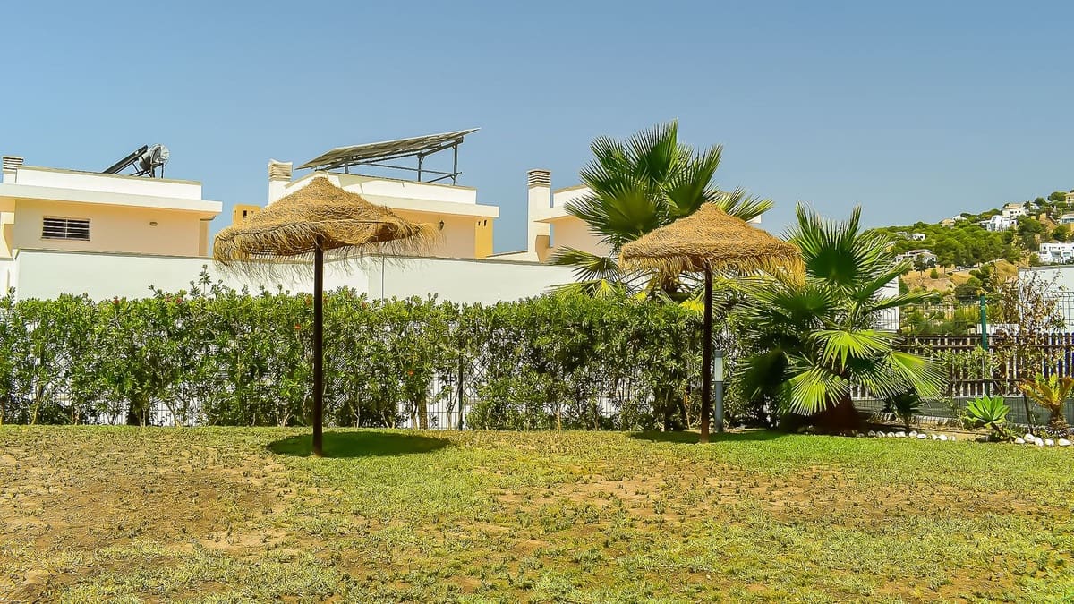 3 Zimmer Doppelhaus zu verkaufen in Malaga Stadt mit Pool Garage - 935.000 € (Ref: 9432470)