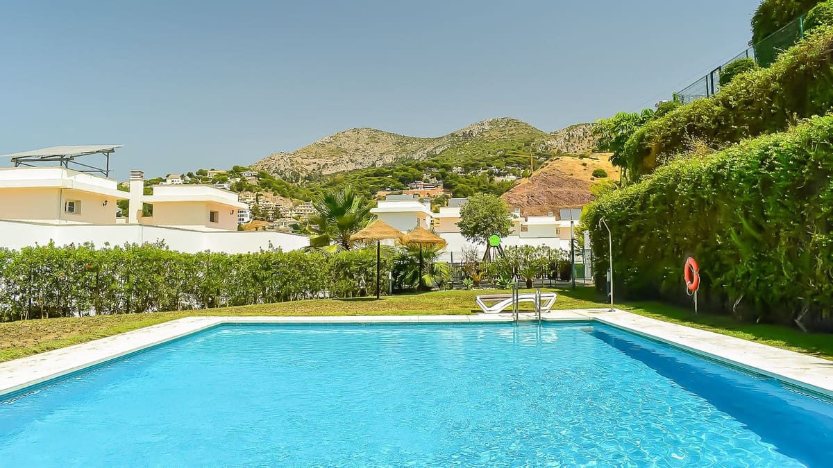 Pareado de 3 habitaciones en Málaga ciudad en venta con piscina garaje - 895.000 € (Ref: 9432470)