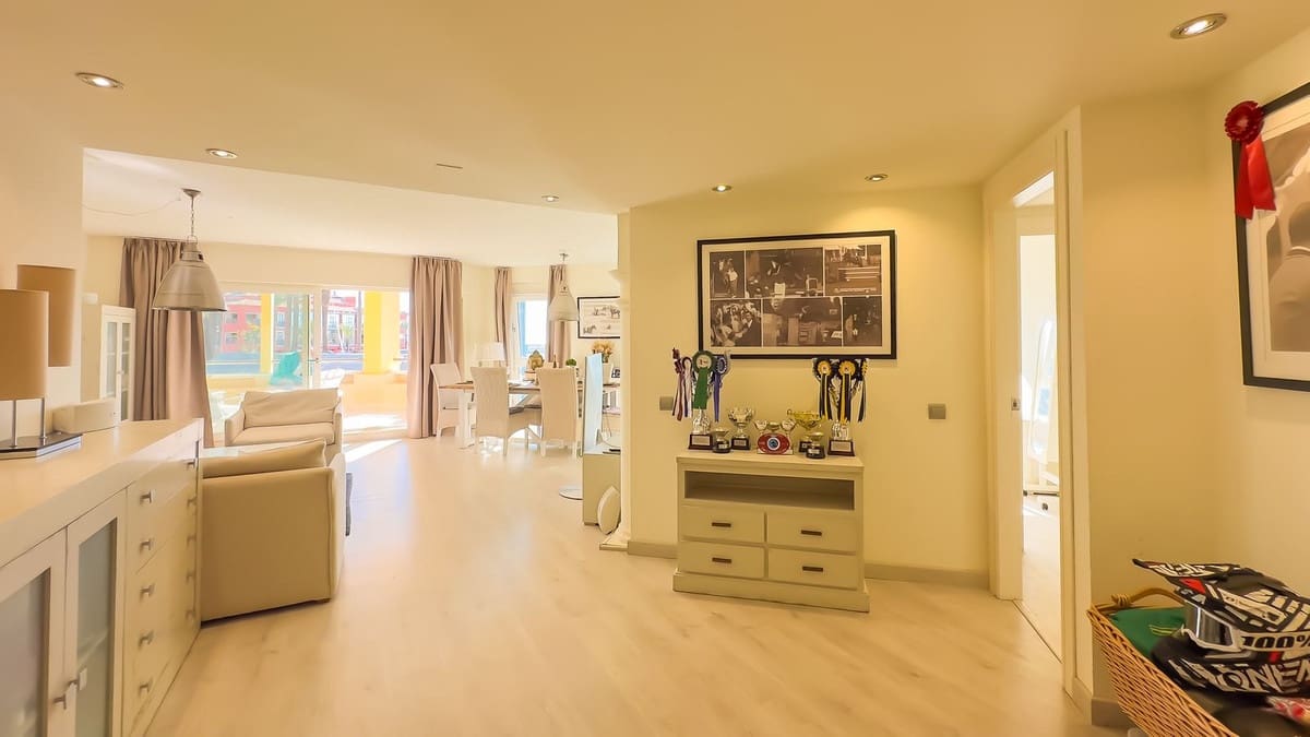 3 sovrum Lägenhet till salu i Sotogrande - 500 000 € (Ref: 9432651)