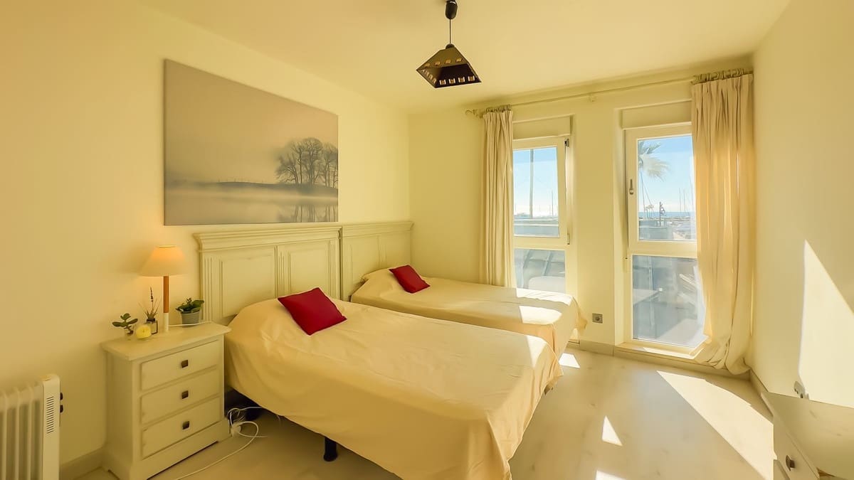 3 sovrum Lägenhet till salu i Sotogrande - 500 000 € (Ref: 9432651)