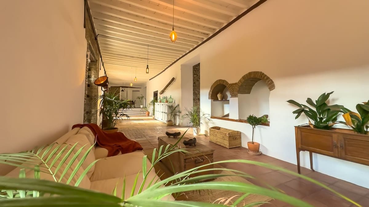 8 chambre Finca/Maison de Campagne à vendre à Malaga ville avec piscine garage - 1 195 000 € (Ref: 9438759)