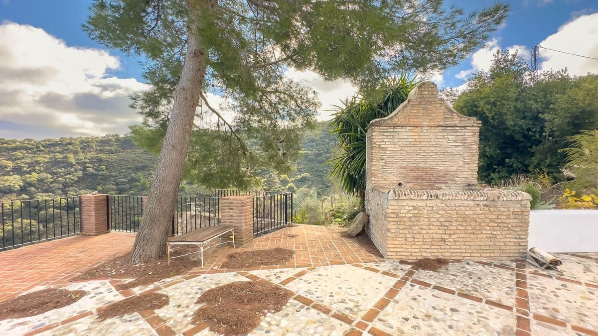 8 chambre Finca/Maison de Campagne à vendre à Malaga ville avec piscine garage - 1 195 000 € (Ref: 9438759)