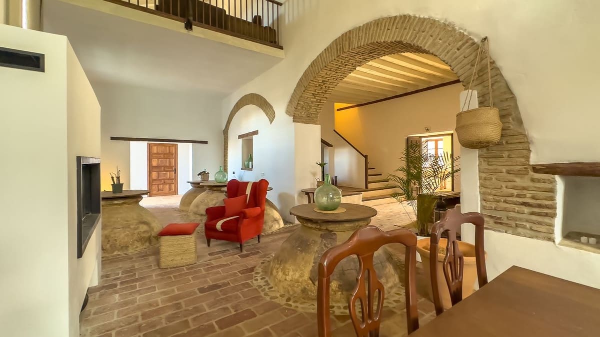 8 soverom Finca/Herregård til salgs i Malaga by med svømmebasseng garasje - € 1 195 000 (Ref: 9438759)