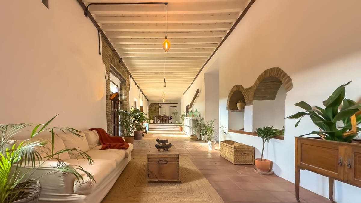 8 soverom Finca/Herregård til salgs i Malaga by med svømmebasseng garasje - € 1 195 000 (Ref: 9438759)