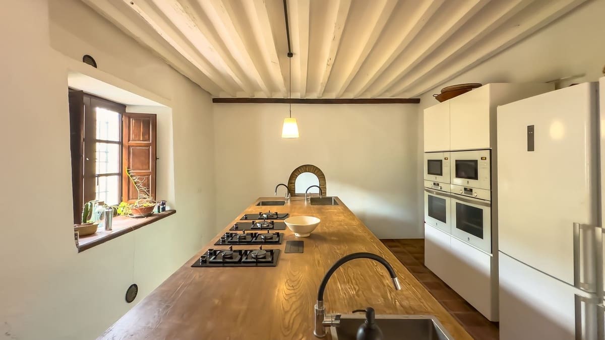 8 soverom Finca/Herregård til salgs i Malaga by med svømmebasseng garasje - € 1 195 000 (Ref: 9438759)