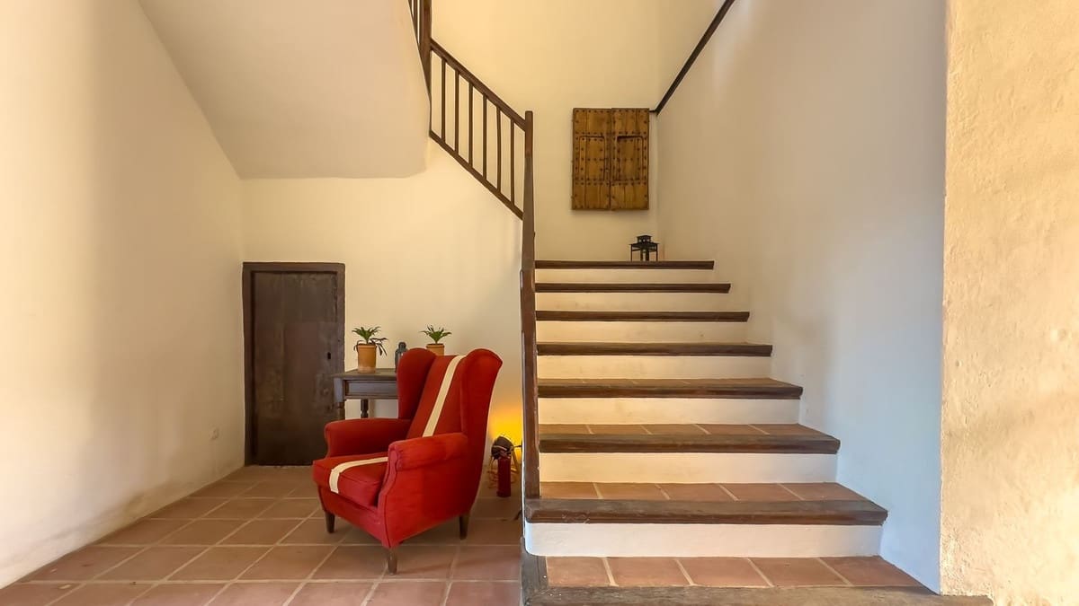 8 soverom Finca/Herregård til salgs i Malaga by med svømmebasseng garasje - € 1 195 000 (Ref: 9438759)