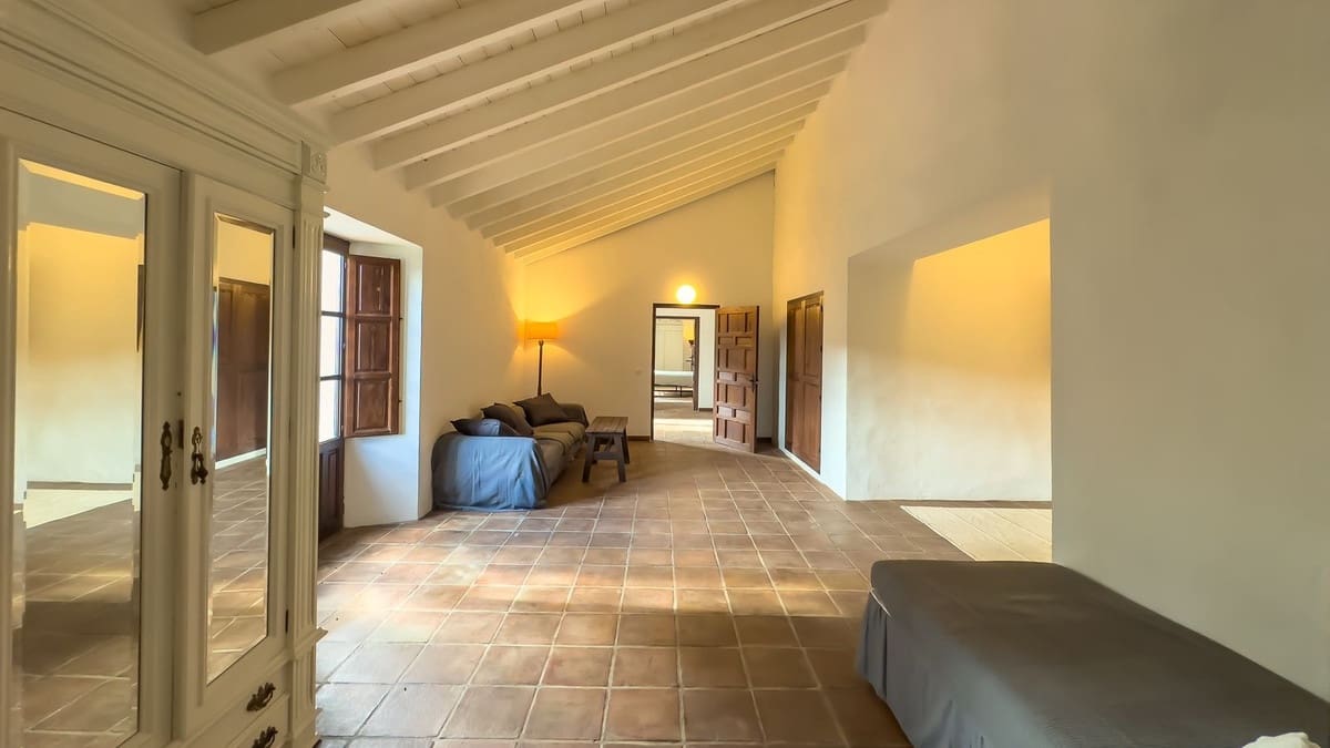 8 soverom Finca/Herregård til salgs i Malaga by med svømmebasseng garasje - € 1 195 000 (Ref: 9438759)