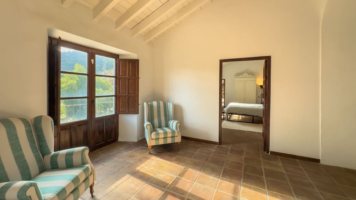 8 soverom Finca/Herregård til salgs i Malaga by med svømmebasseng garasje - € 1 195 000 (Ref: 9438759)