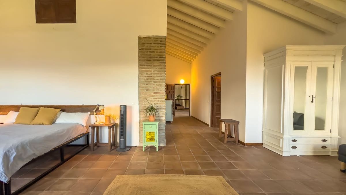 8 soverom Finca/Herregård til salgs i Malaga by med svømmebasseng garasje - € 1 195 000 (Ref: 9438759)