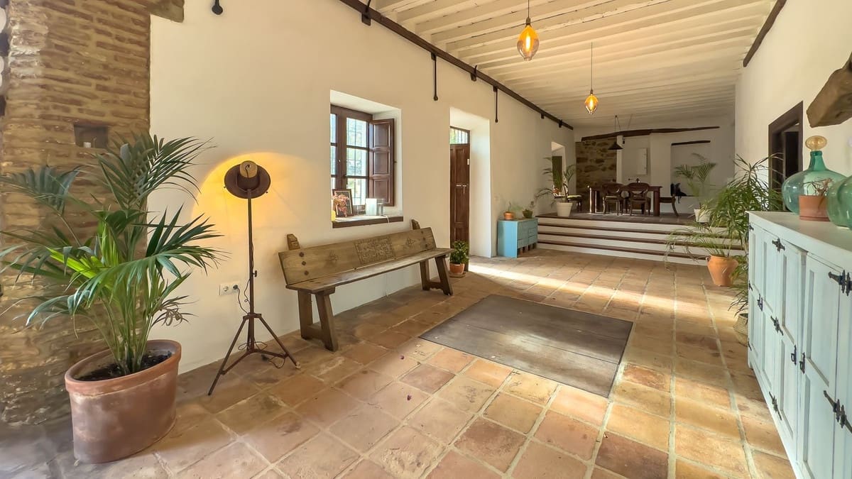 8 soverom Finca/Herregård til salgs i Malaga by med svømmebasseng garasje - € 1 195 000 (Ref: 9438759)