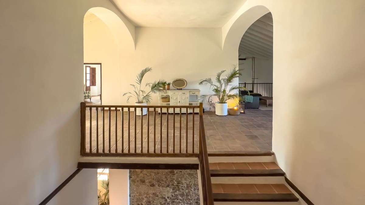 8 soverom Finca/Herregård til salgs i Malaga by med svømmebasseng garasje - € 1 195 000 (Ref: 9438759)
