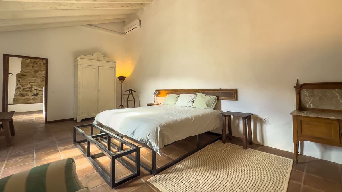 8 soverom Finca/Herregård til salgs i Malaga by med svømmebasseng garasje - € 1 195 000 (Ref: 9438759)
