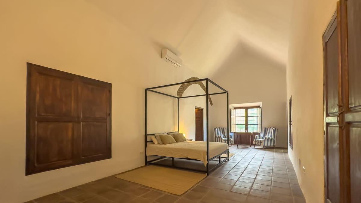 8 soverom Finca/Herregård til salgs i Malaga by med svømmebasseng garasje - € 1 195 000 (Ref: 9438759)