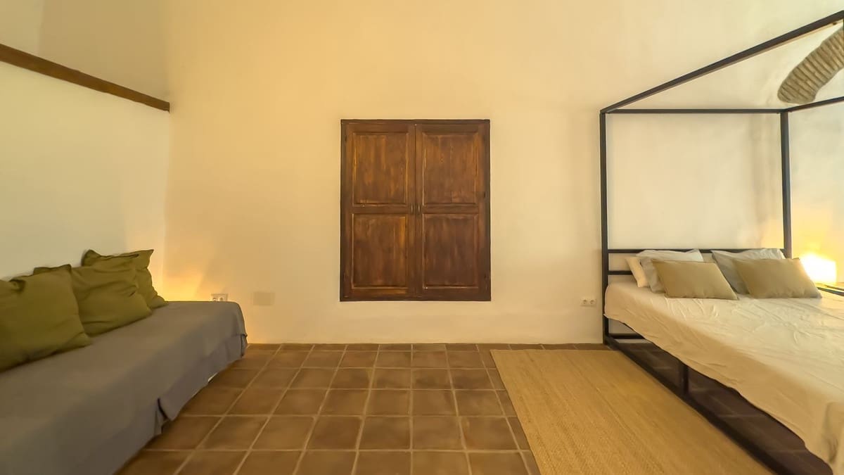 8 soverom Finca/Herregård til salgs i Malaga by med svømmebasseng garasje - € 1 195 000 (Ref: 9438759)