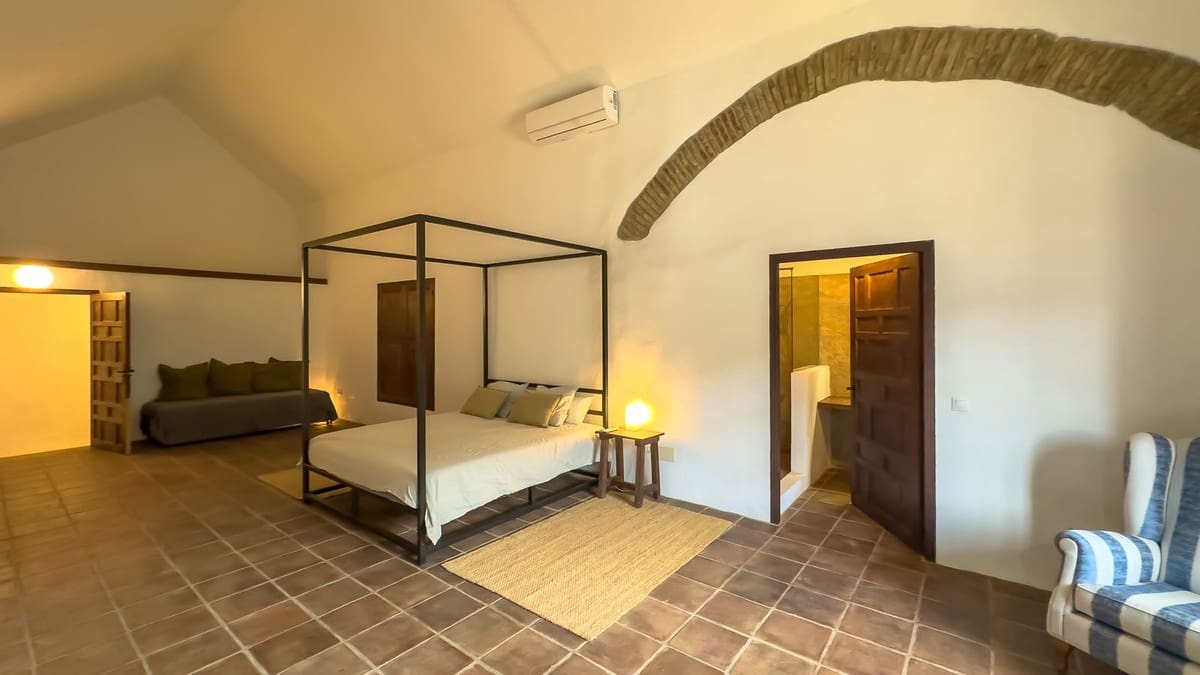 8 soverom Finca/Herregård til salgs i Malaga by med svømmebasseng garasje - € 1 195 000 (Ref: 9438759)