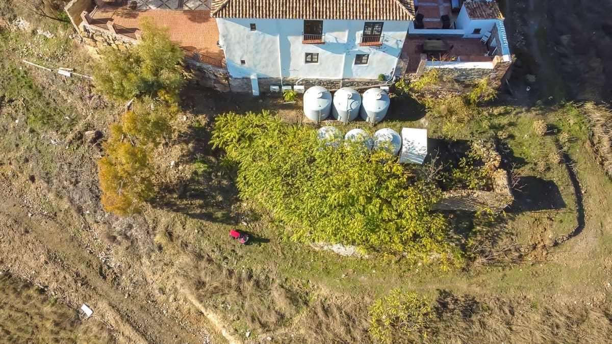 8 soverom Finca/Herregård til salgs i Malaga by med svømmebasseng garasje - € 1 195 000 (Ref: 9438759)