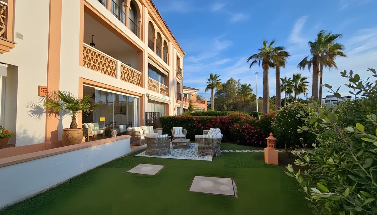 2 slaapkamer Appartement te koop in Bahia de Casares met zwembad garage - € 499.000 (Ref: 9447326)