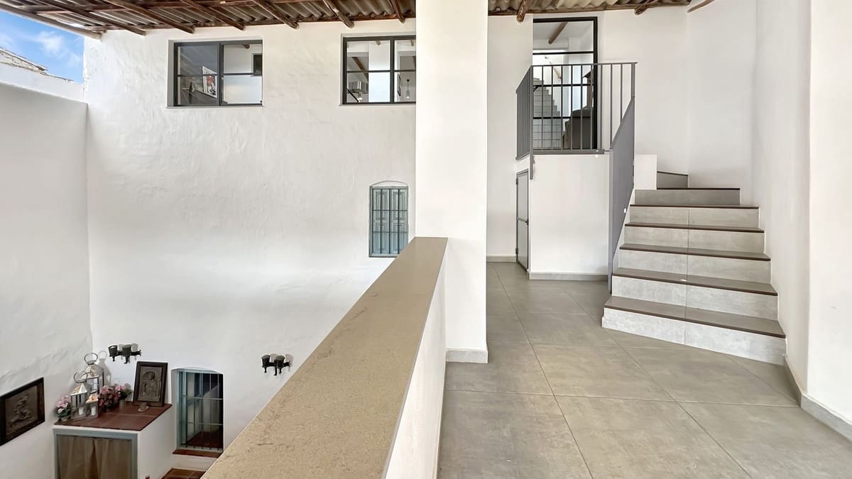 4 bedroom Restaurant/Bar for sale in Alhaurin el Grande - € 250,000 (Ref: 9467736)