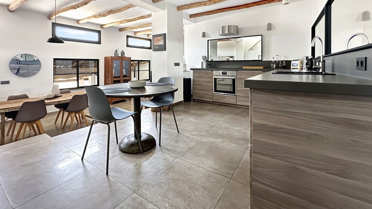 4 bedroom Restaurant/Bar for sale in Alhaurin el Grande - € 250,000 (Ref: 9467736)