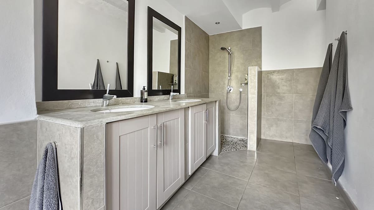 4 bedroom Restaurant/Bar for sale in Alhaurin el Grande - € 250,000 (Ref: 9467736)