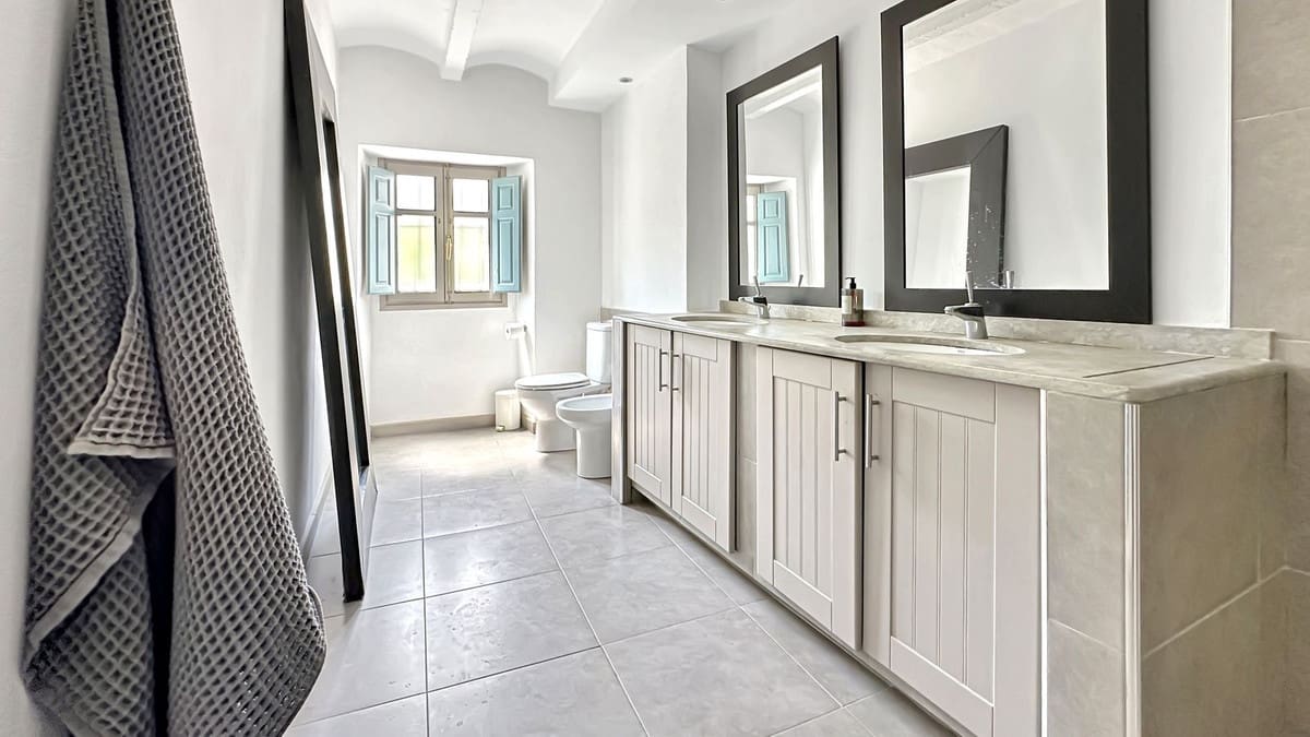 Bar/Restaurante de 4 habitaciones en Alhaurín el Grande en alquiler - 3.500 € (Ref: 9467737)