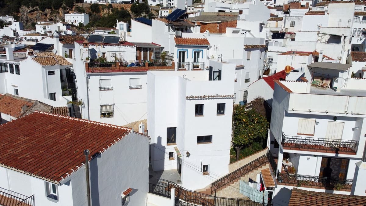 3 sovrum Hus till salu i Ojen - 375 000 € (Ref: 9503543)