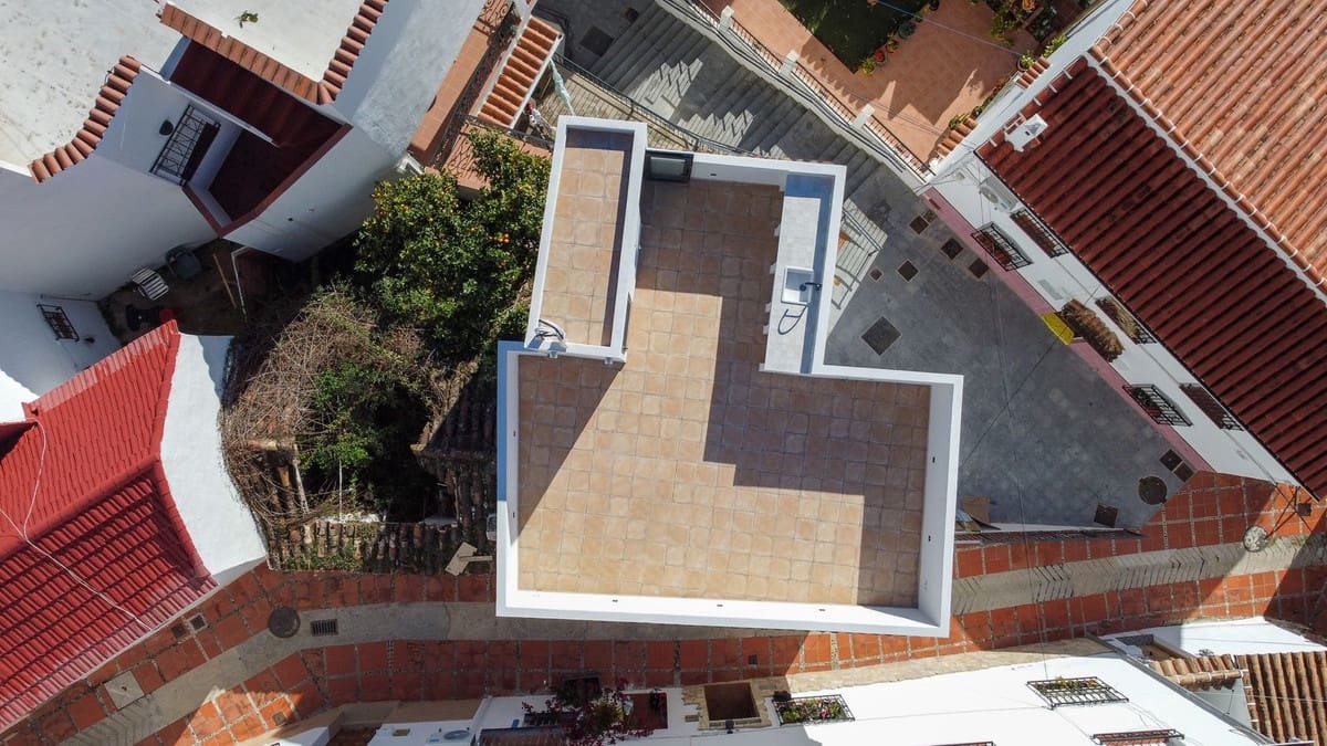 3 bedroom Townhouse for sale in Ojen - € 375,000 (Ref: 9503543)