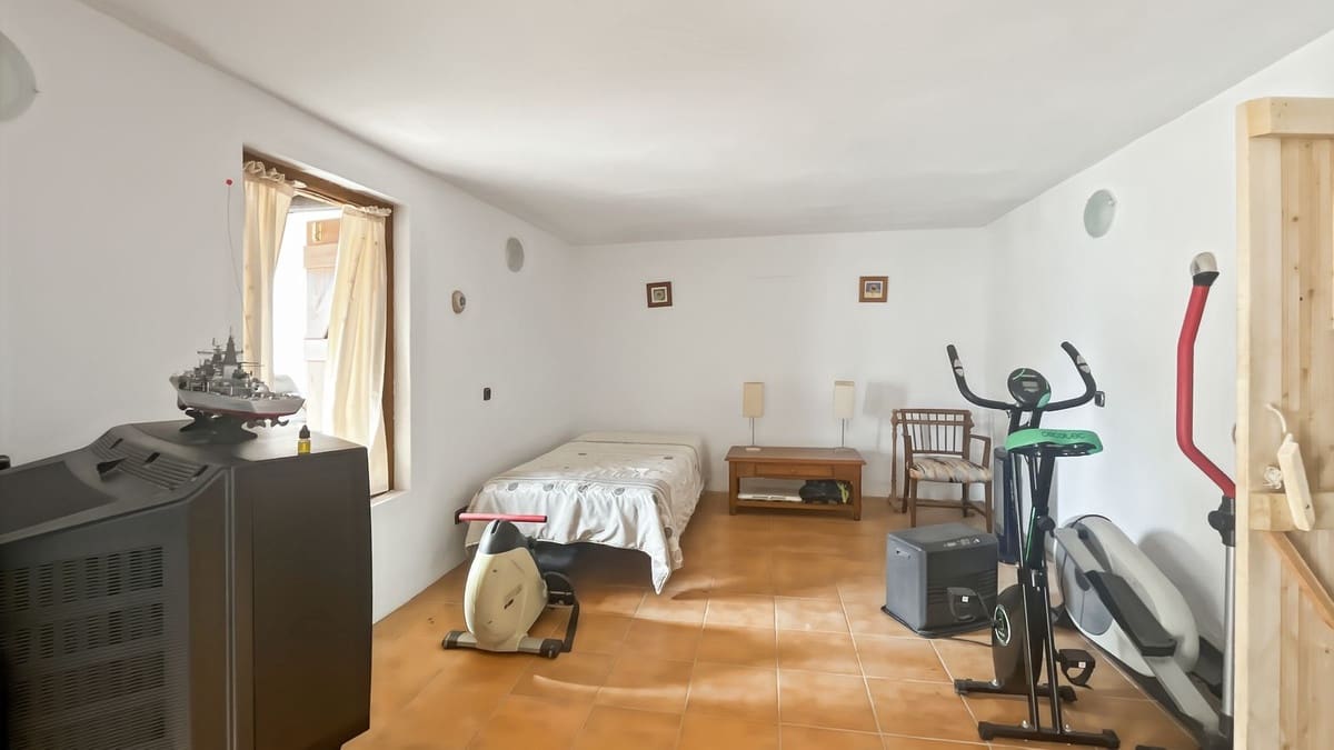 9 sovrum Finca/Hus på landet till salu i Villanueva del Rosario med pool garage - 780 000 € (Ref: 9528941)