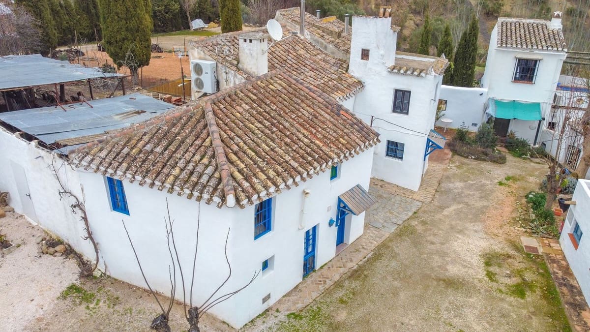 9 sovrum Finca/Hus på landet till salu i Villanueva del Rosario med pool garage - 780 000 € (Ref: 9528941)