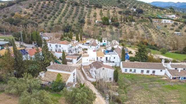 9 sovrum Finca/Hus på landet till salu i Villanueva del Rosario med pool garage - 780 000 € (Ref: 9528941)