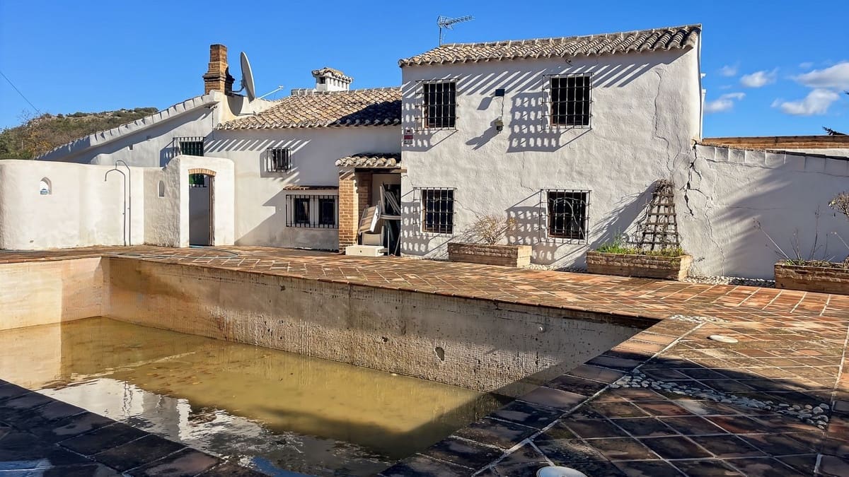 9 sovrum Finca/Hus på landet till salu i Villanueva del Rosario med pool garage - 780 000 € (Ref: 9528941)