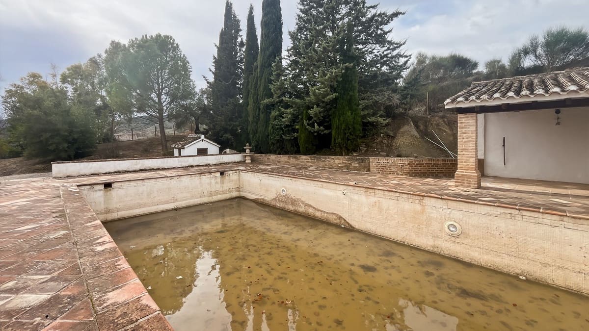 9 sovrum Finca/Hus på landet till salu i Villanueva del Rosario med pool garage - 780 000 € (Ref: 9528941)