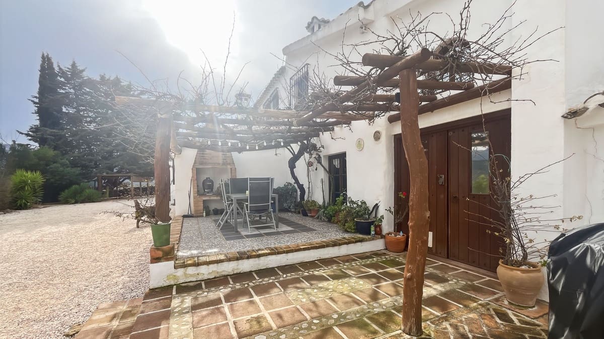 9 sovrum Finca/Hus på landet till salu i Villanueva del Rosario med pool garage - 780 000 € (Ref: 9528941)