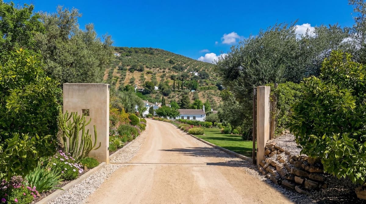 9 bedroom Finca/Country House for sale in Villanueva del Rosario with pool garage - € 780,000 (Ref: 9528941)