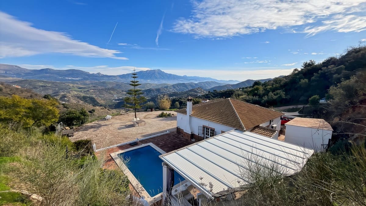 3 soveværelse Villa til salg i Colmenar med swimmingpool garage - € 436.000 (Ref: 9528942)