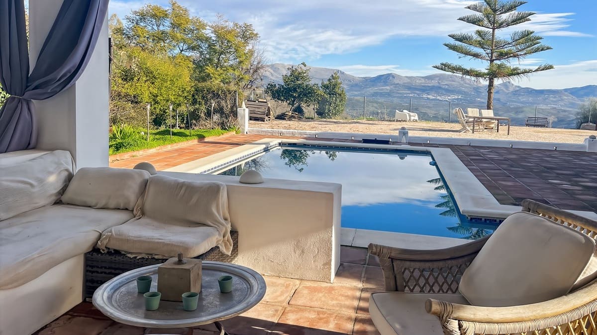 3 soveværelse Villa til salg i Colmenar med swimmingpool garage - € 436.000 (Ref: 9528942)