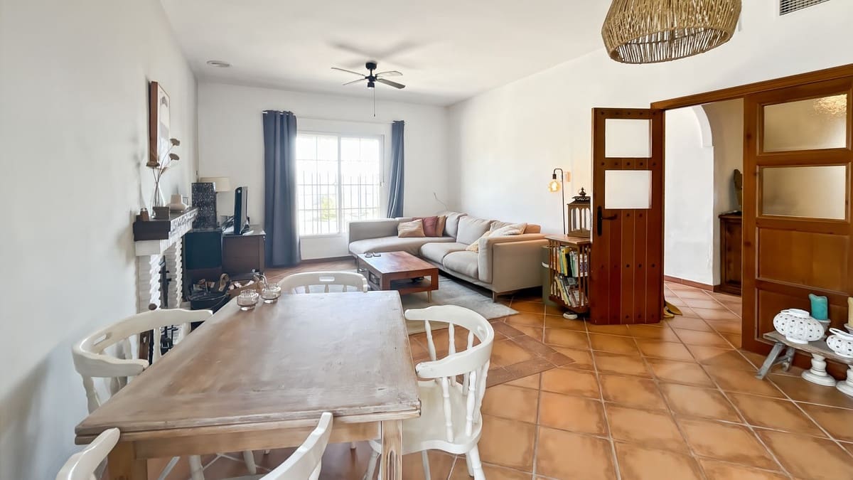 3 soveværelse Villa til salg i Colmenar med swimmingpool garage - € 436.000 (Ref: 9528942)