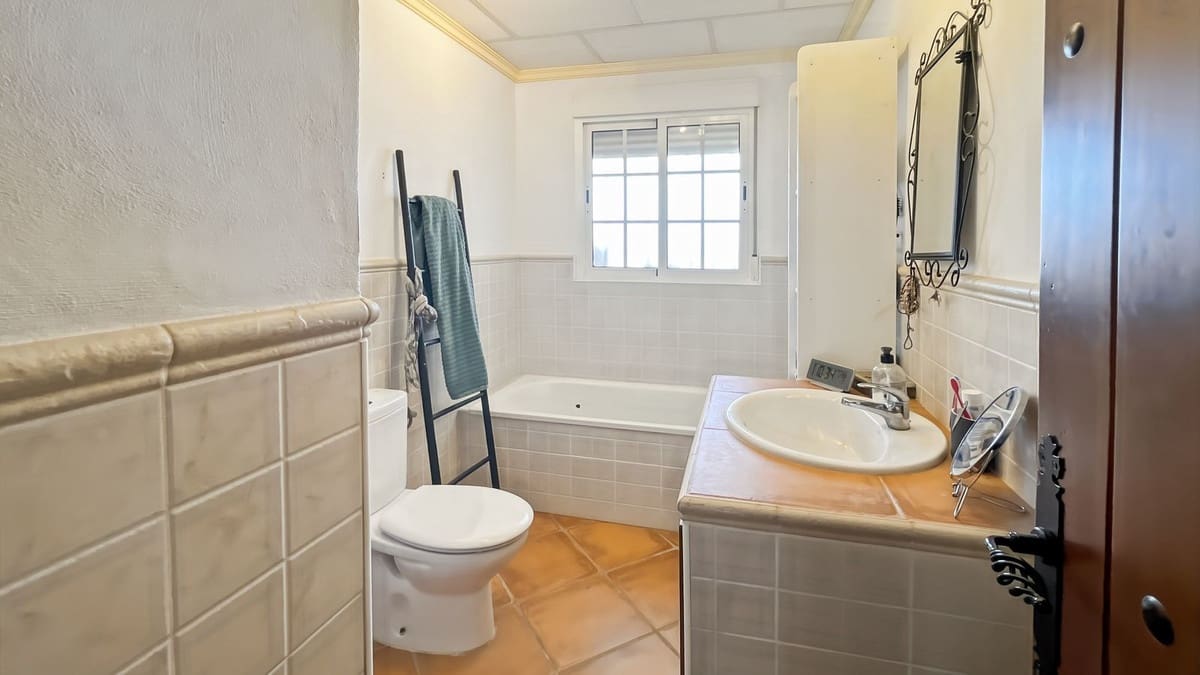 3 soveværelse Villa til salg i Colmenar med swimmingpool garage - € 436.000 (Ref: 9528942)