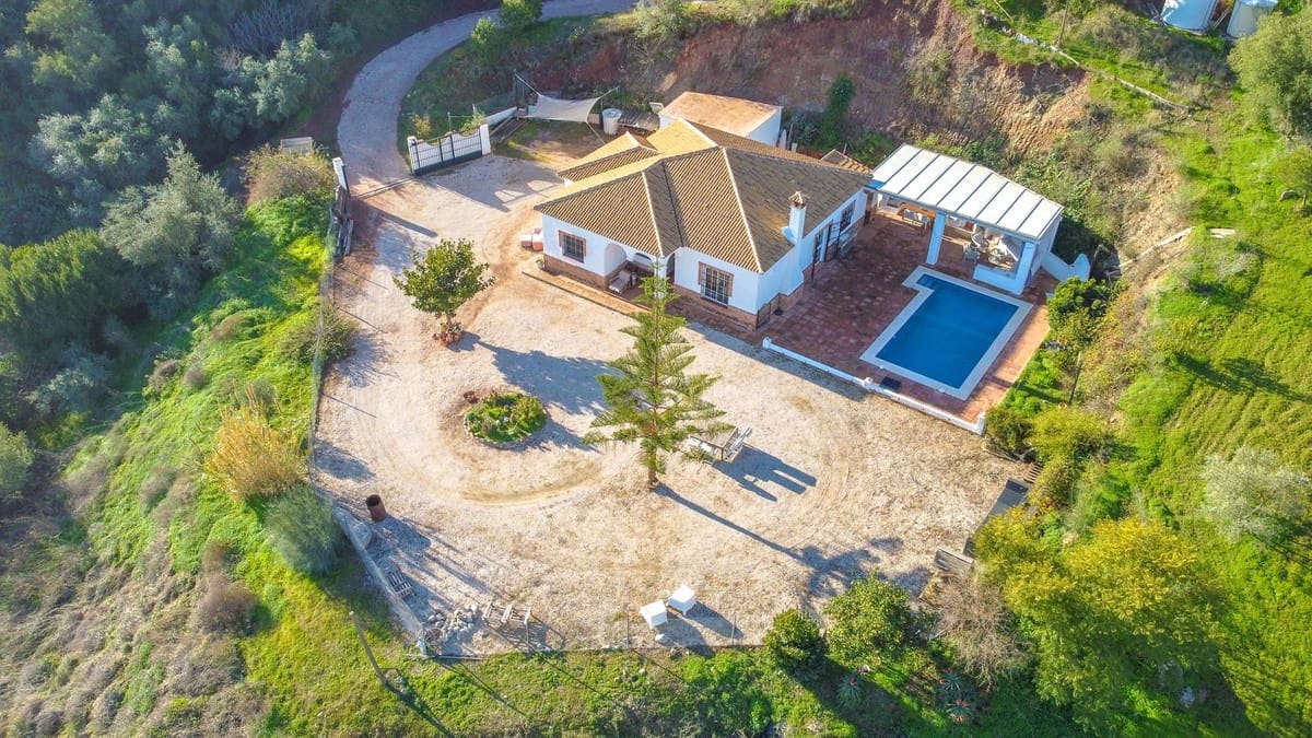 3 soveværelse Villa til salg i Colmenar med swimmingpool garage - € 436.000 (Ref: 9528942)