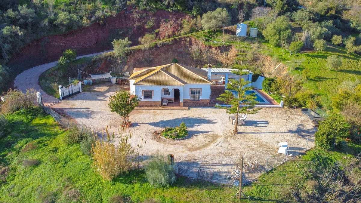 3 soveværelse Villa til salg i Colmenar med swimmingpool garage - € 436.000 (Ref: 9528942)