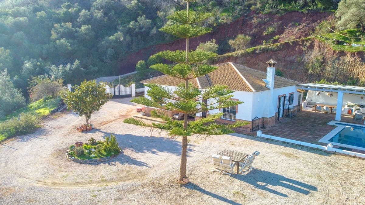 3 soveværelse Villa til salg i Colmenar med swimmingpool garage - € 436.000 (Ref: 9528942)