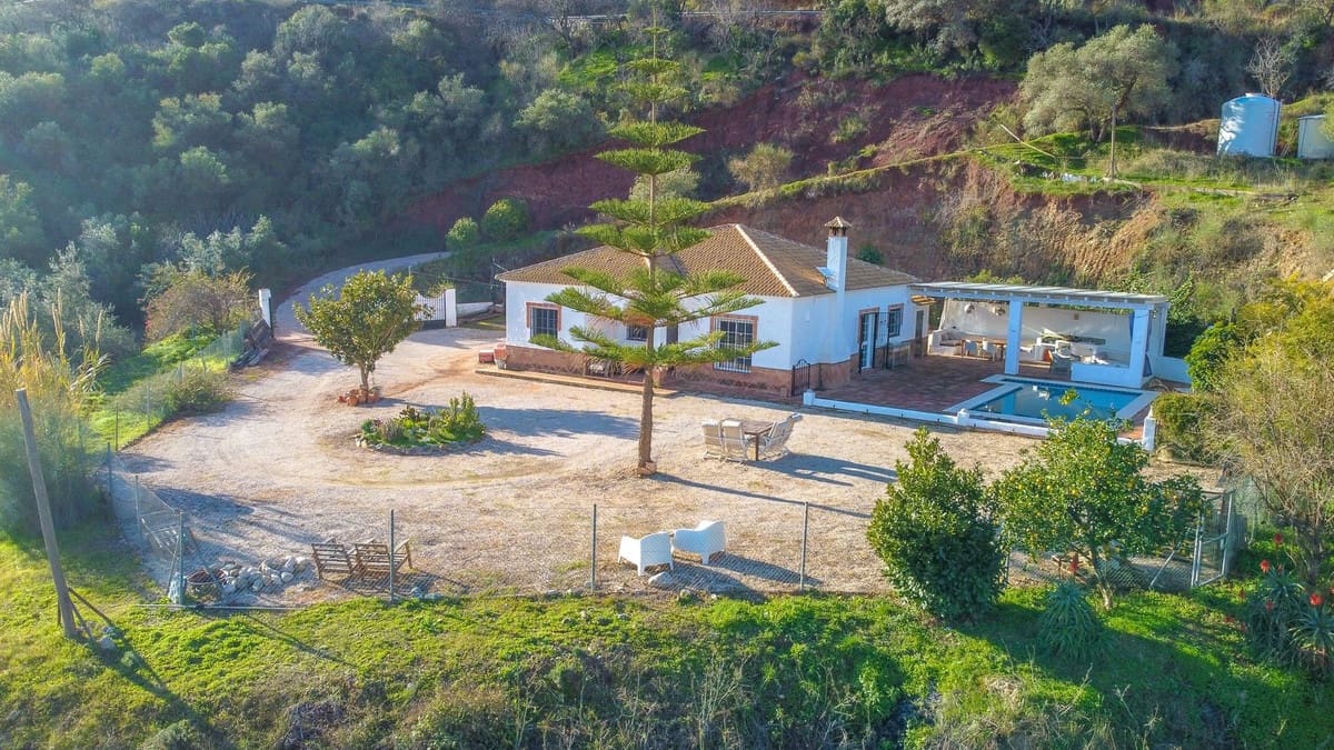 3 soveværelse Villa til salg i Colmenar med swimmingpool garage - € 436.000 (Ref: 9528942)