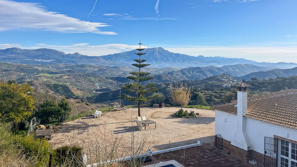 3 soveværelse Villa til salg i Colmenar med swimmingpool garage - € 436.000 (Ref: 9528942)