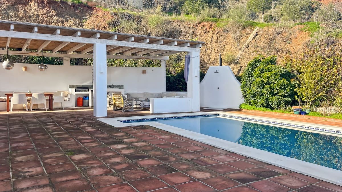 3 soveværelse Villa til salg i Colmenar med swimmingpool garage - € 436.000 (Ref: 9528942)